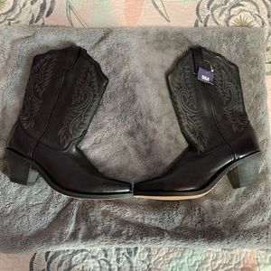 Woman’s Masterson Cowgirl Boots-NWT